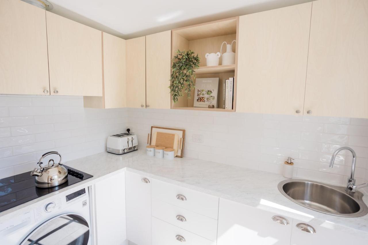 Studio 26: Central, Hampton'S Poolside Hideaway Coffs Harbour Bagian luar foto